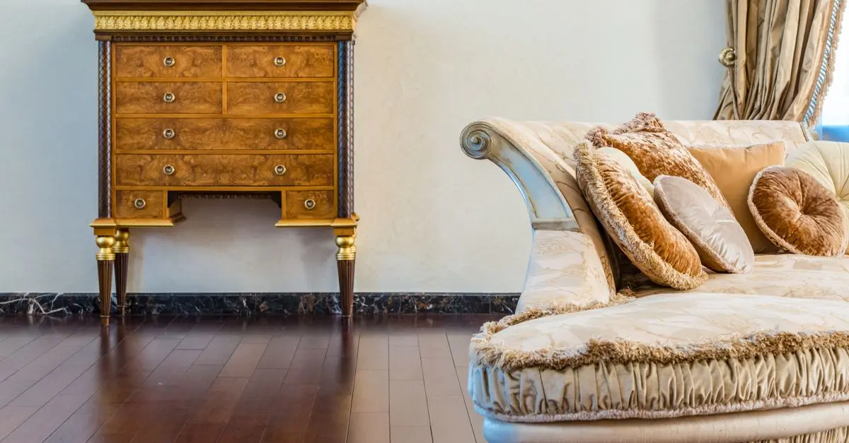 Cómo restaurar muebles de madera antiguos