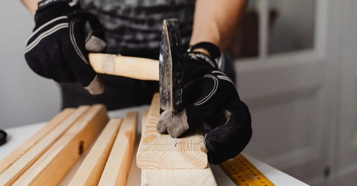Cómo hacer un estante de madera para la pared: guía práctica