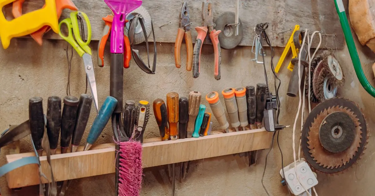Cómo hacer un organizador de herramientas de pared: guía completa