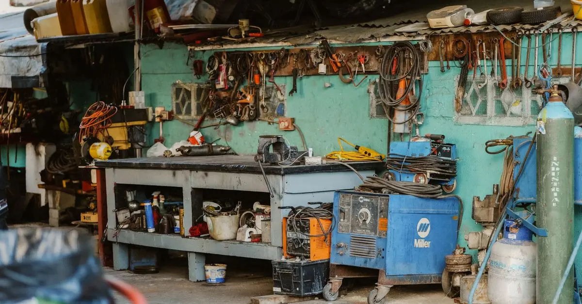 Cómo hacer un organizador de herramientas para tu espacio de bricolaje