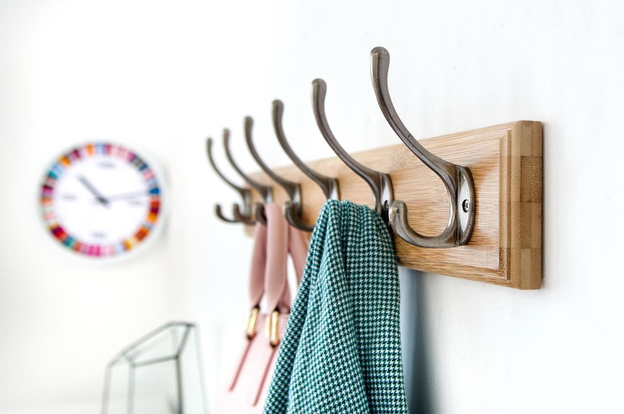 Cómo hacer un organizador de pared para herramientas de bricolaje